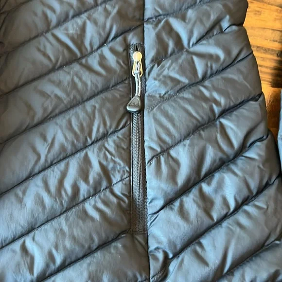 Mountain Hardwear Lightweight Down Jacket - Picture 6 of 10